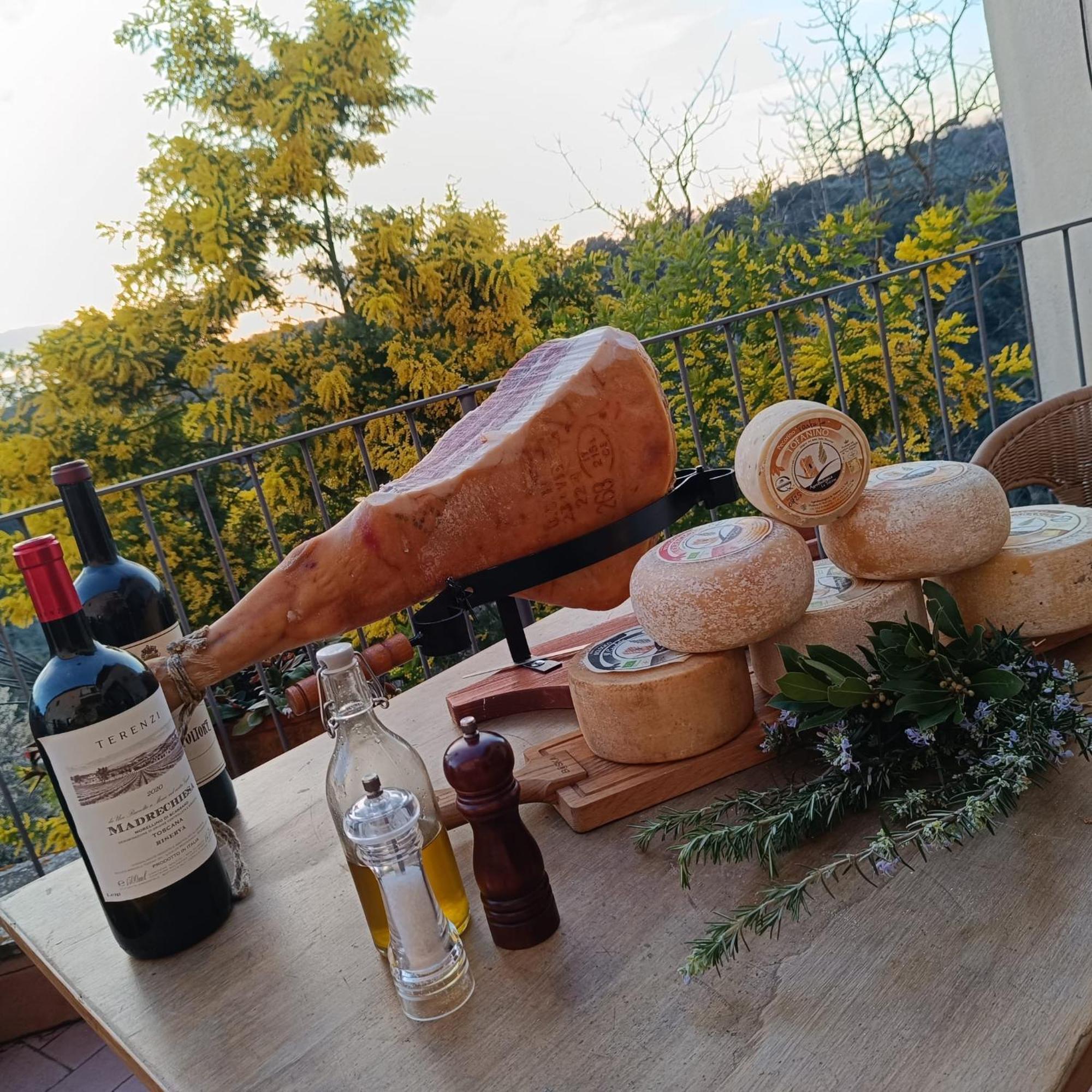 Ghigo La Locanda Di Torquato Montorgiali Екстериор снимка